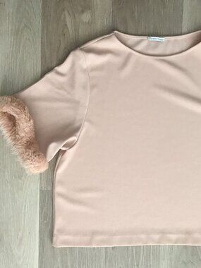 Zara Short-sleeved Top Blush Color Faux Fur Cuffs  XL